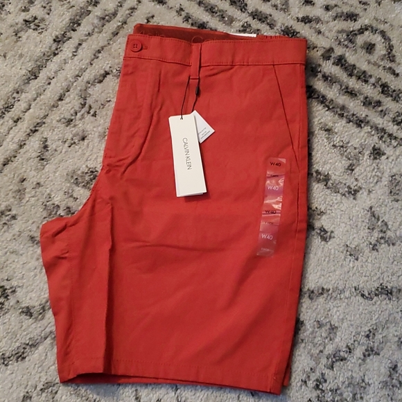 Calvin Klein Slim Fit Straight Leg Shorts π Host Pick - Picture 2 of 9